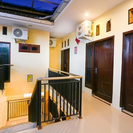 Oyo Life 3064 Mahameru Kost Putra Jember Ngoại thất bức ảnh