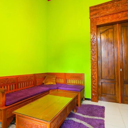 Oyo Life 3064 Mahameru Kost Putra Jember Ngoại thất bức ảnh