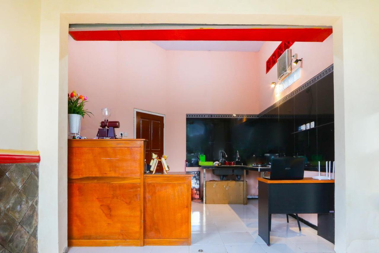 Oyo Life 3064 Mahameru Kost Putra Jember Ngoại thất bức ảnh