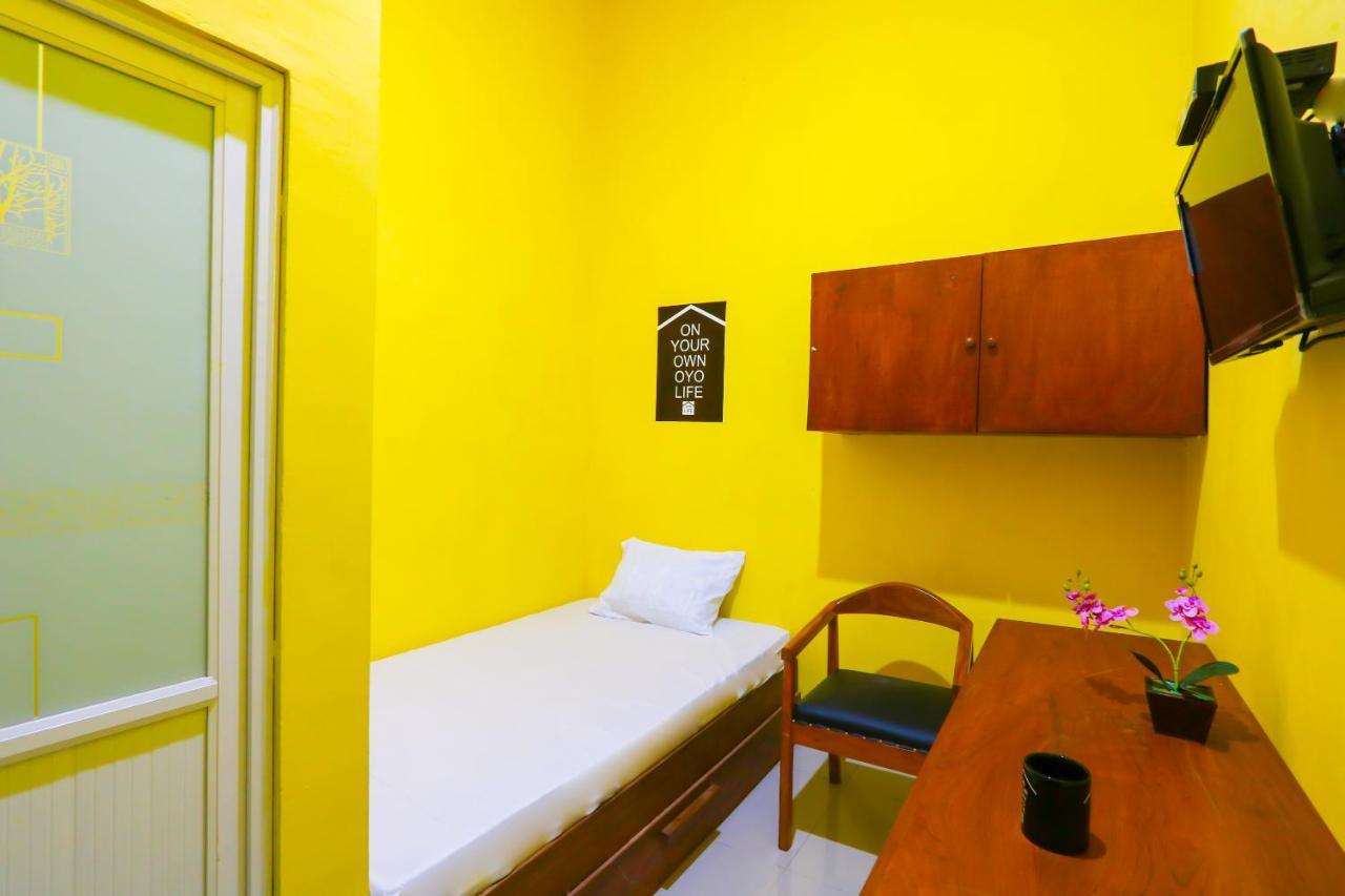 Oyo Life 3064 Mahameru Kost Putra Jember Ngoại thất bức ảnh