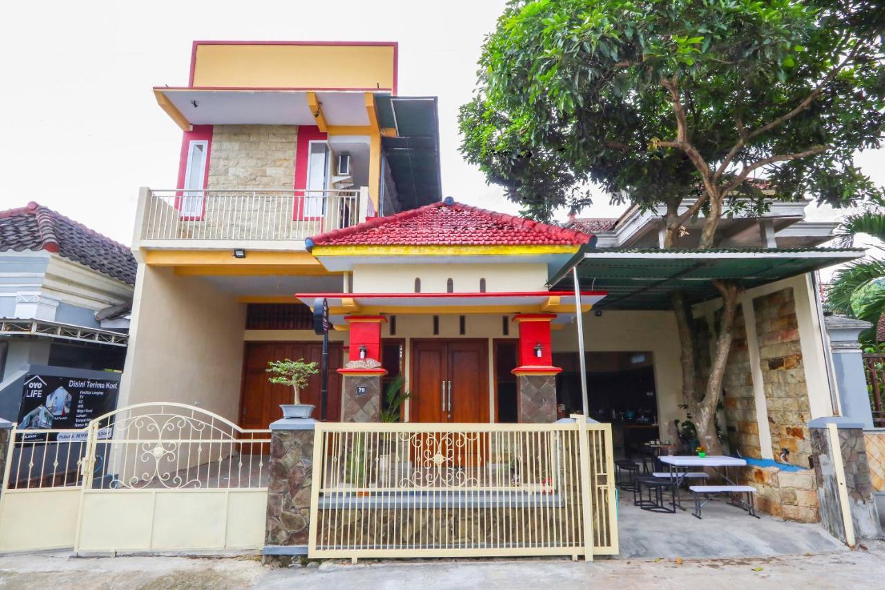 Oyo Life 3064 Mahameru Kost Putra Jember Ngoại thất bức ảnh